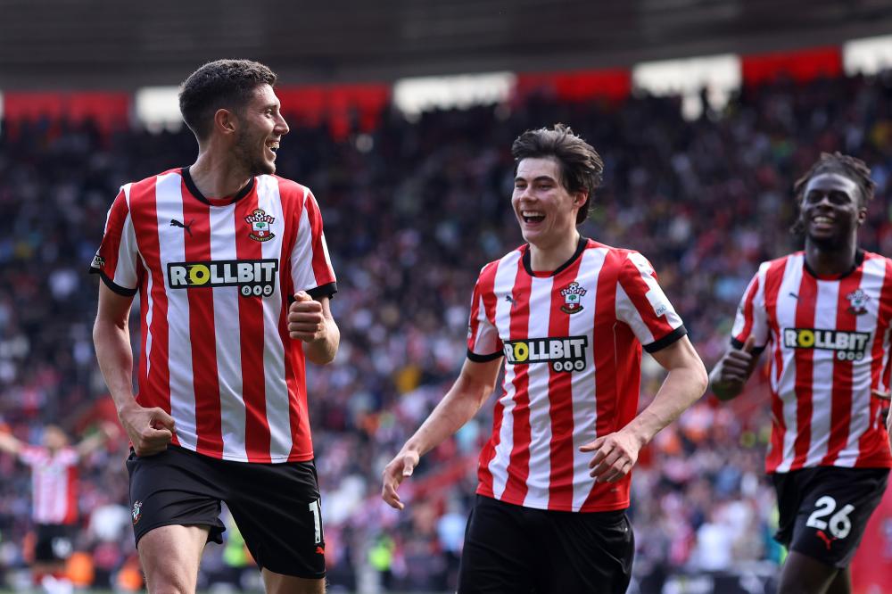 歌游内蒙古 欢乐冰雪季｜雪原赛车！这才是呼伦贝尔冬天的正确打开方式